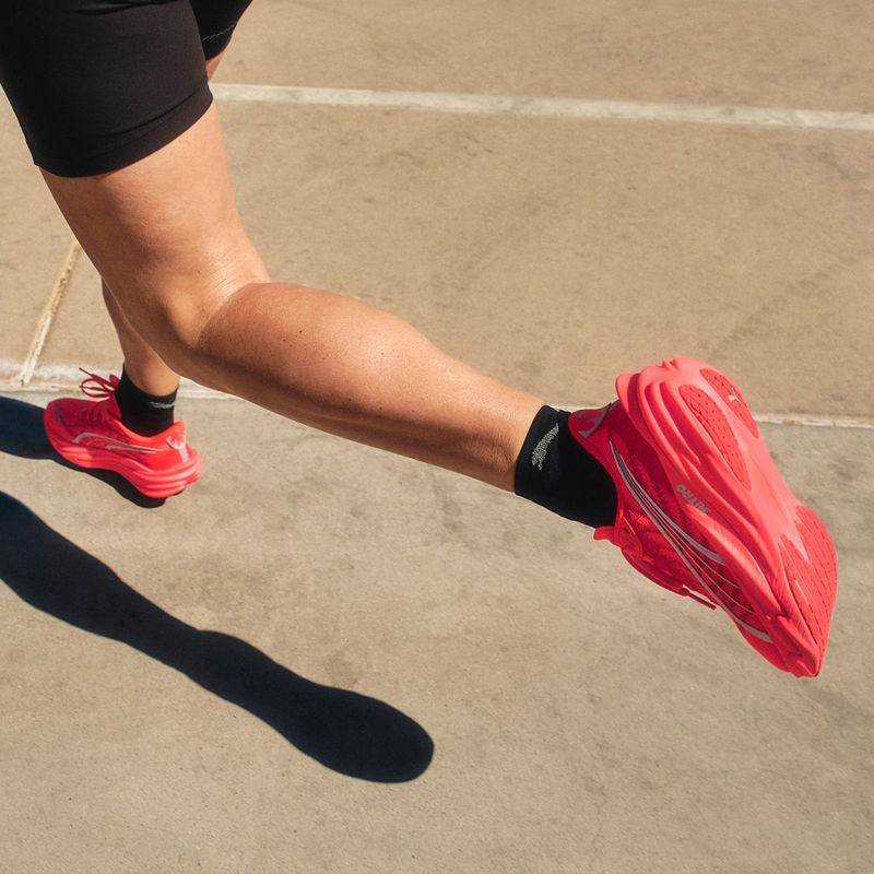 Дамски обувки за бягане PUMA Deviate Nitro 4 ultra red/puma silver 10