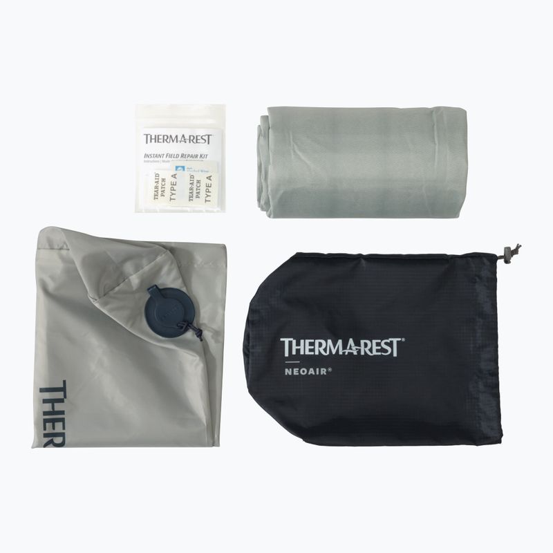 Надуваем матрак Therm-a-Rest NeoAir Topo Luxe R balsam 4