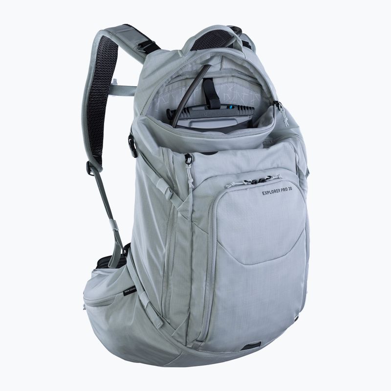 EVOC Explorer Pro 30 л сребриста раница за велосипед 7