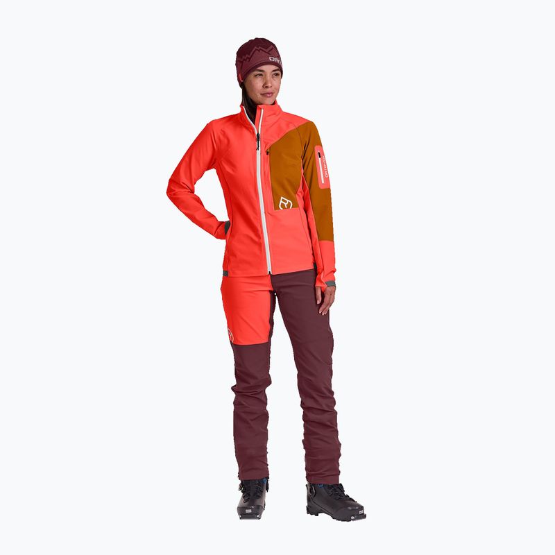 Дамско софтшел яке Ortovox Berrino red 60272 2