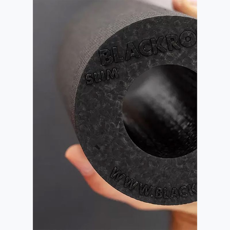 BLACKROLL Тънък черен масажен валяк 2