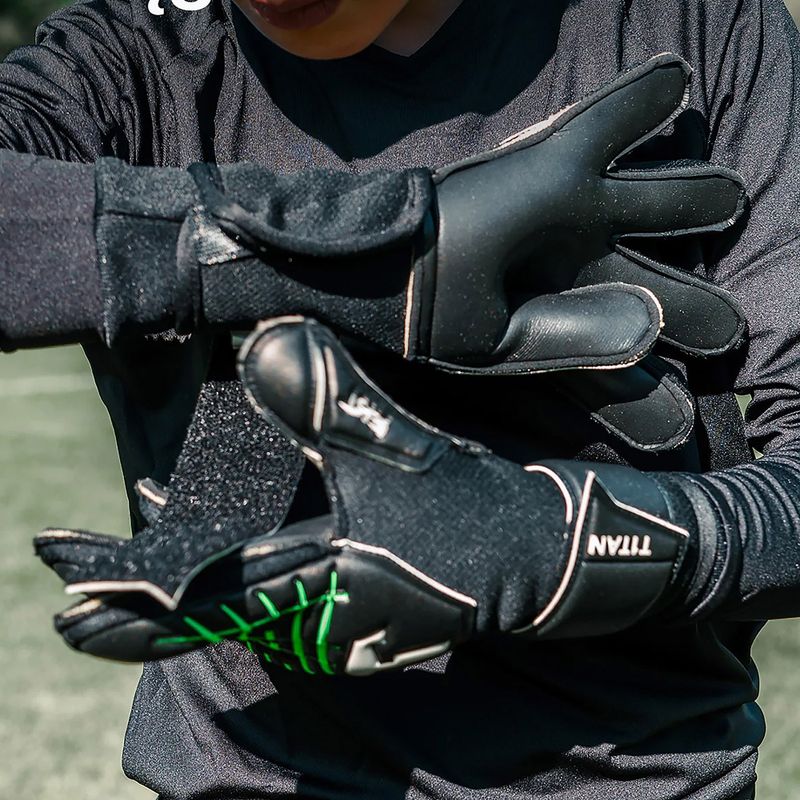 Детски вратарски ръкавици T1TAN Fluo Beast 3.0 Junior FP black 4