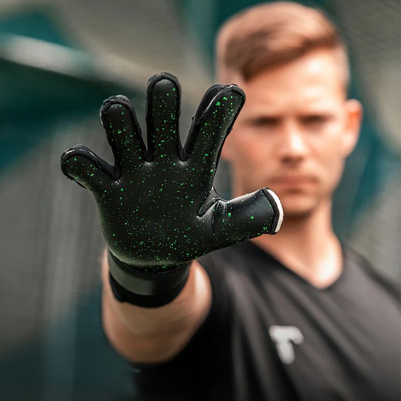 Вратарски ръкавици T1TAN Black Beast 3.0 black 3