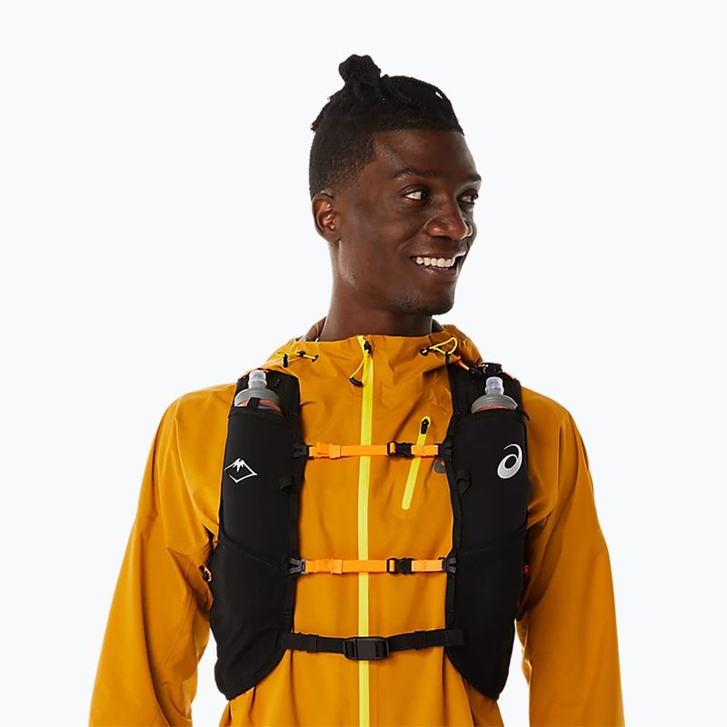 ASICS Fujitrail Хидратираща жилетка 7 l изпълнение черно/шокиращо оранжево жилетка за бягане 4