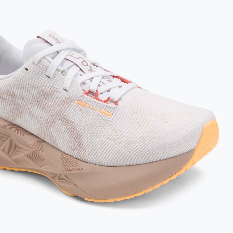 ASICS Novablast 5 дамски обувки за бягане бяло/зелено 7