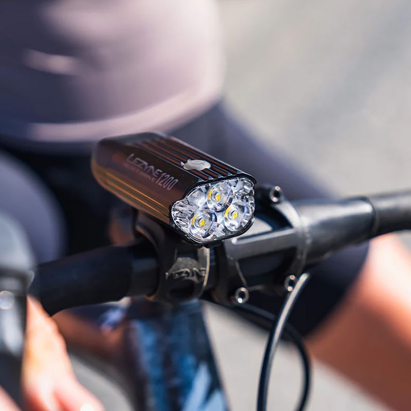 Преден велосипеден фар Lezyne React Drive Front matte black 9