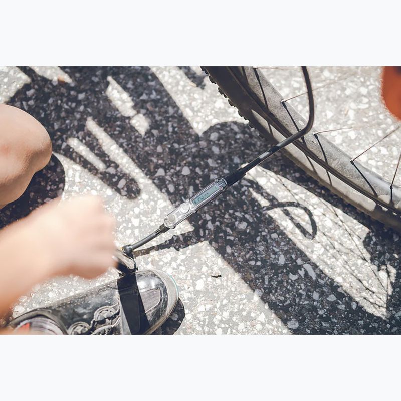 Помпа за велосипед Lezyne Micro Floor Drive Digital HPG 160psi gloss black 2