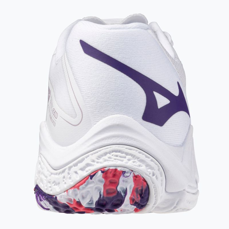 Дамски волейболни обувки Mizuno Wave Lightning Z8 бели/виолетов индиго/camelliaros 10