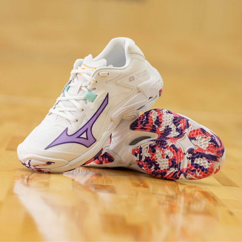 Дамски волейболни обувки Mizuno Wave Lightning Z8 бели/виолетов индиго/camelliaros 13