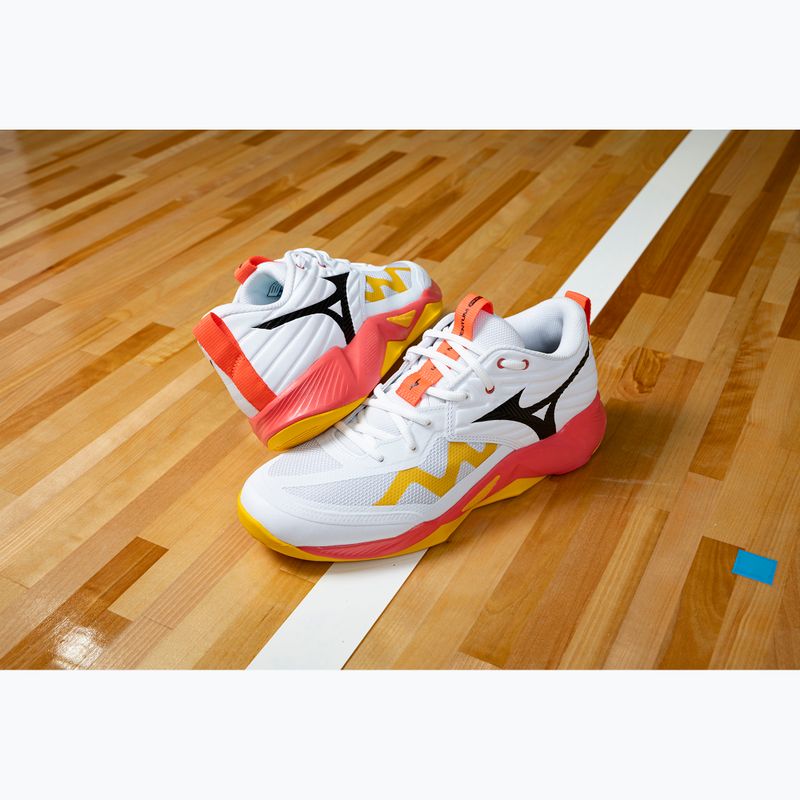 Обувки за волейбол Mizuno Wave Momentum Pro white/fiery coral 2/citrus 7