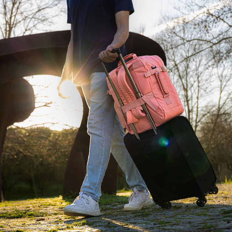 Туристическа раница CabinZero Classic Tech 28 and pink 20