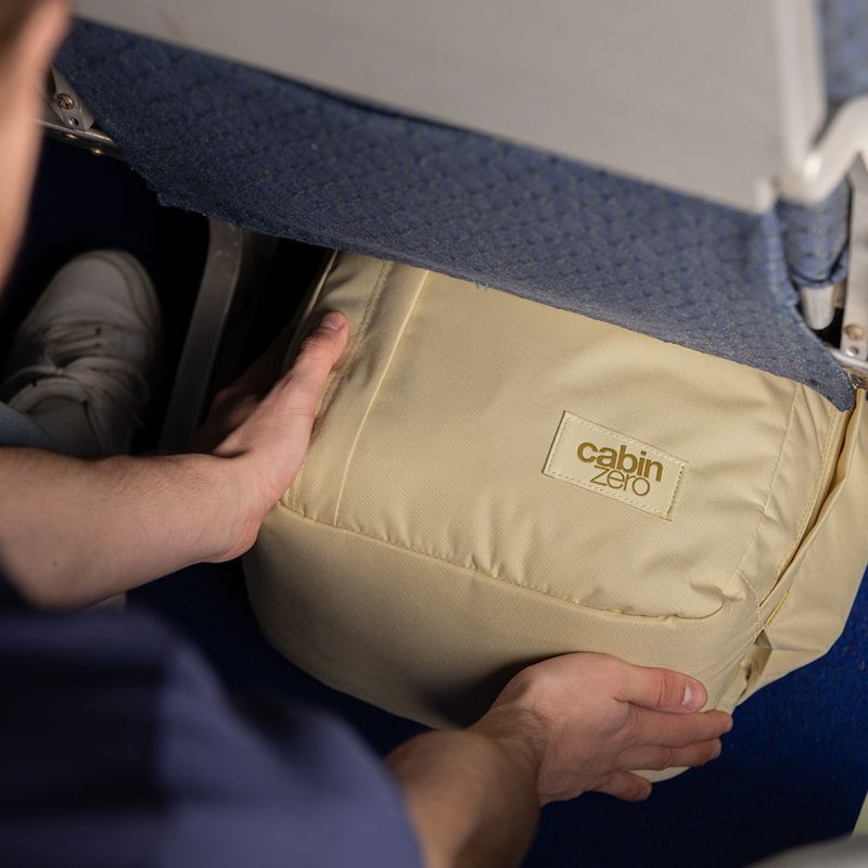 Туристическа раница CabinZero Classic Tech 28 l shell white 17