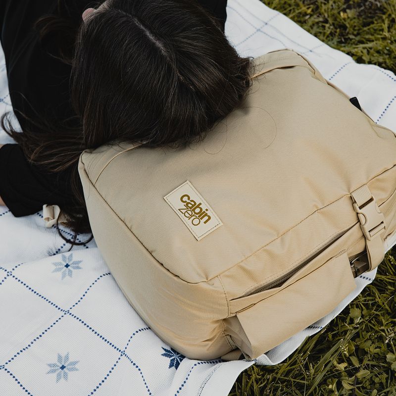 Раница за пътуване CabinZero Classic Tech 28 l shell white 18