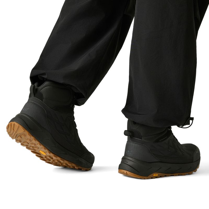 Мъжки туристически обувки REGATTA Onyx Mid black gum 6