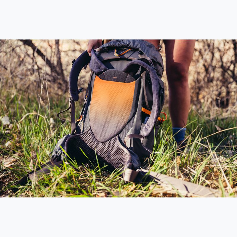 Дамска раница за трекинг Gregory Maven 38 l RC grey melon 3