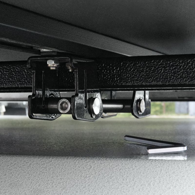 Монтажна дръжка OFFLANDER Anti-Theft Roof Tent Brackets 4 pack black 11