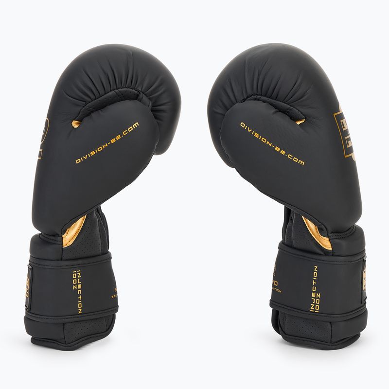 Боксови ръкавици DIVISION B-2 Pro Carbon black/gold 4