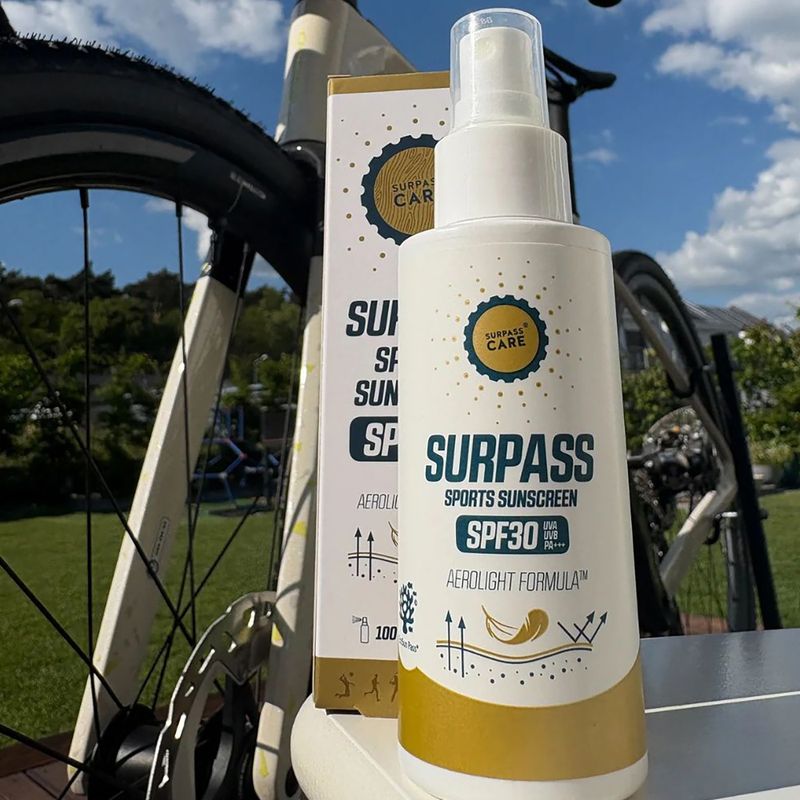 Слънцезащитен спрей SURPASS Sports Sunscreen SPF 30+ бял 3