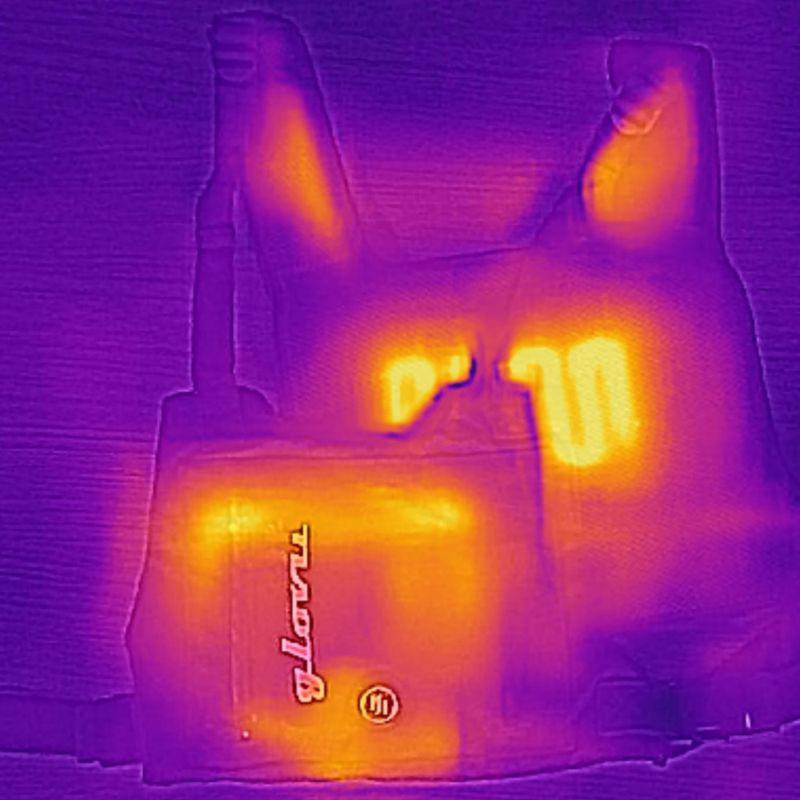 Glovii GV1 отопляема жилетка черна 10