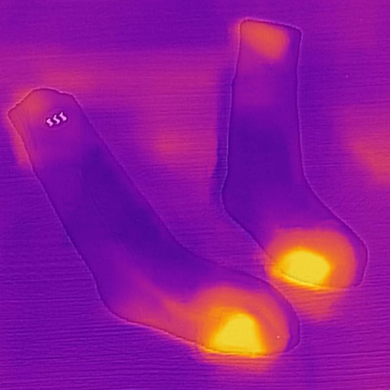 Glovii GQ3 отопляеми чорапи с дистанционно управление червени 12