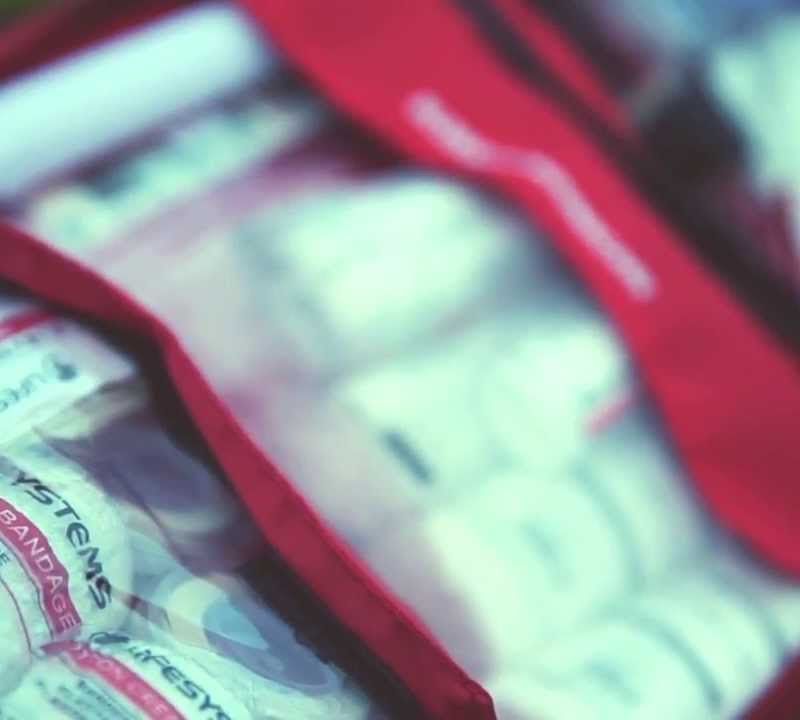 Туристическа аптечка Lifesystems Camping First Aid Kit LM20210SI 5