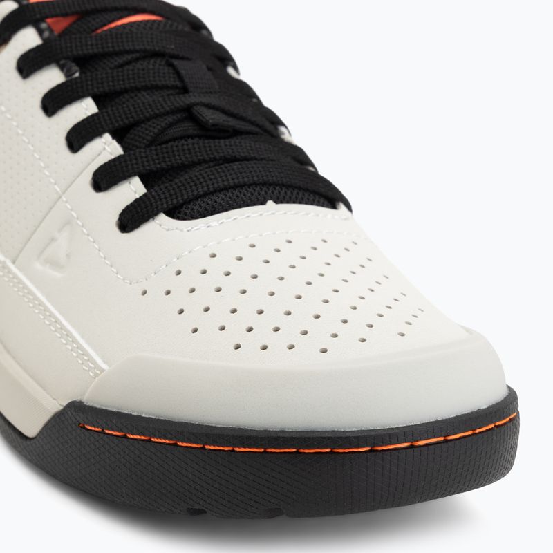 Мъжки велосипедни обувки с платформа Leatt Flat 2.0 cream white 7