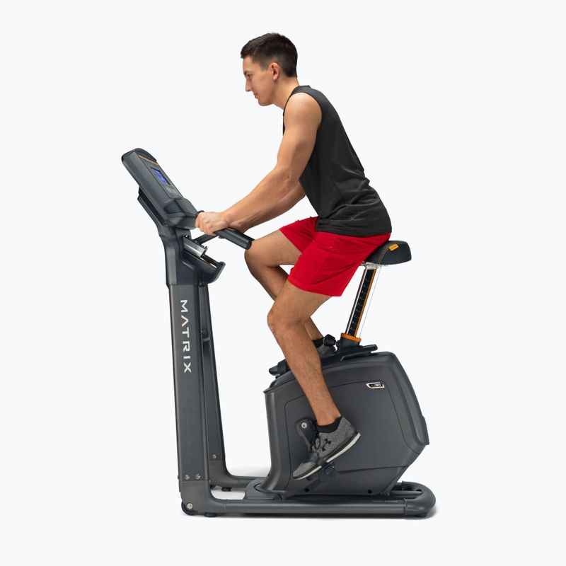Стационарен велосипед Matrix Upright Bike U30XR 6