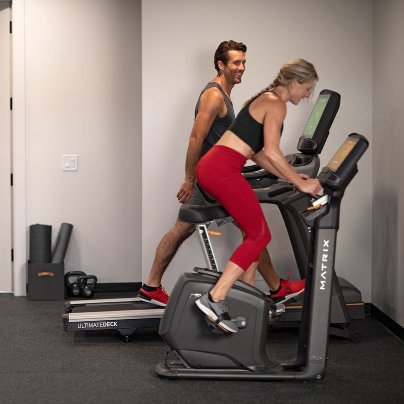 Стационарен велосипед Matrix Upright Bike U30XIR 6