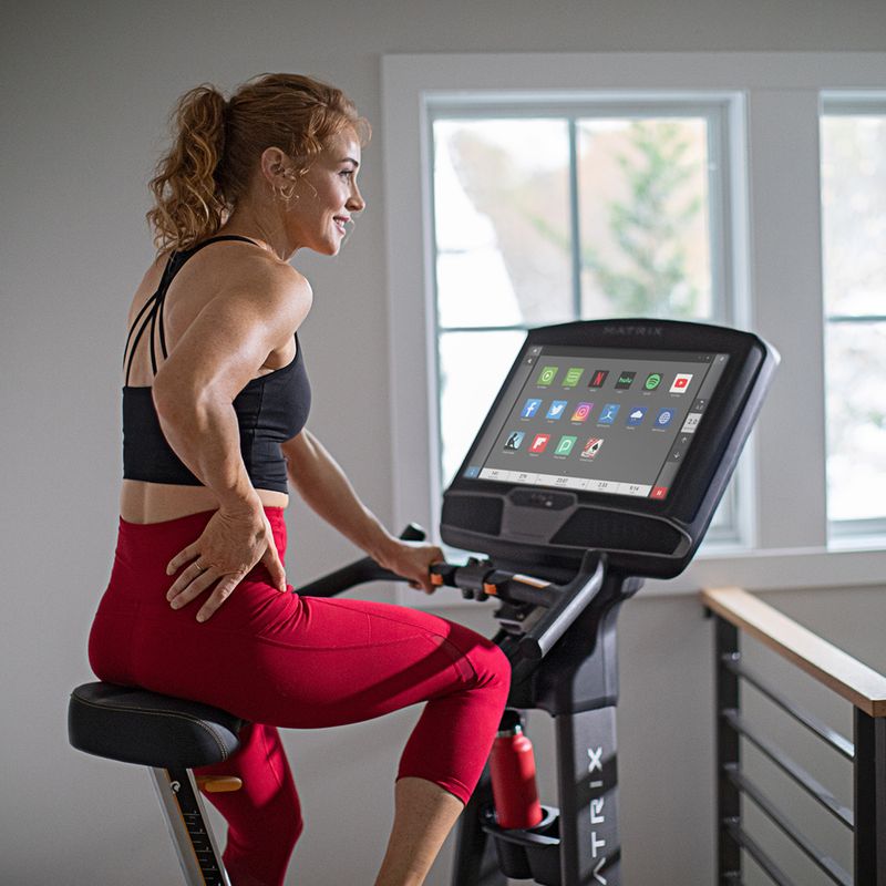 Стационарен велосипед Matrix Upright Bike U30XIR 7