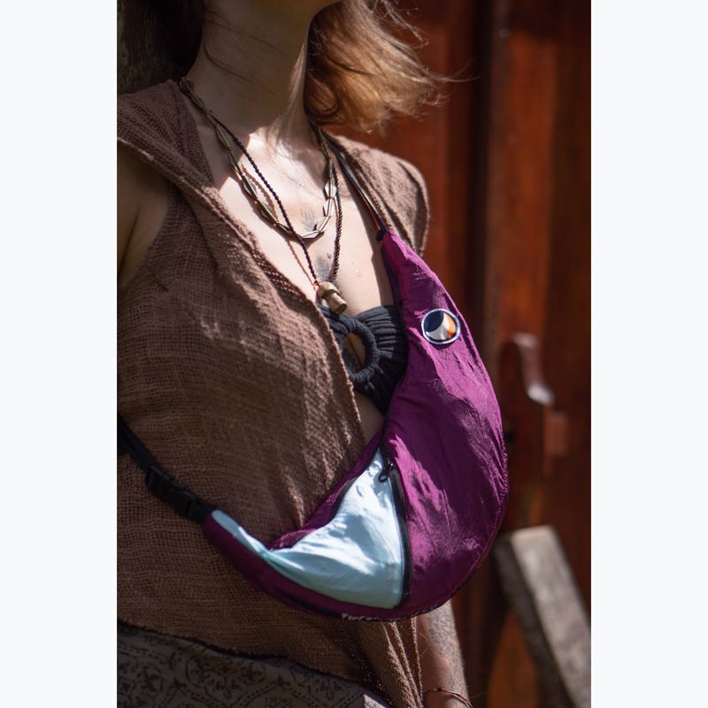 Ticket To The Moon Upcycled Sling чанта за рамо слива/облак 7