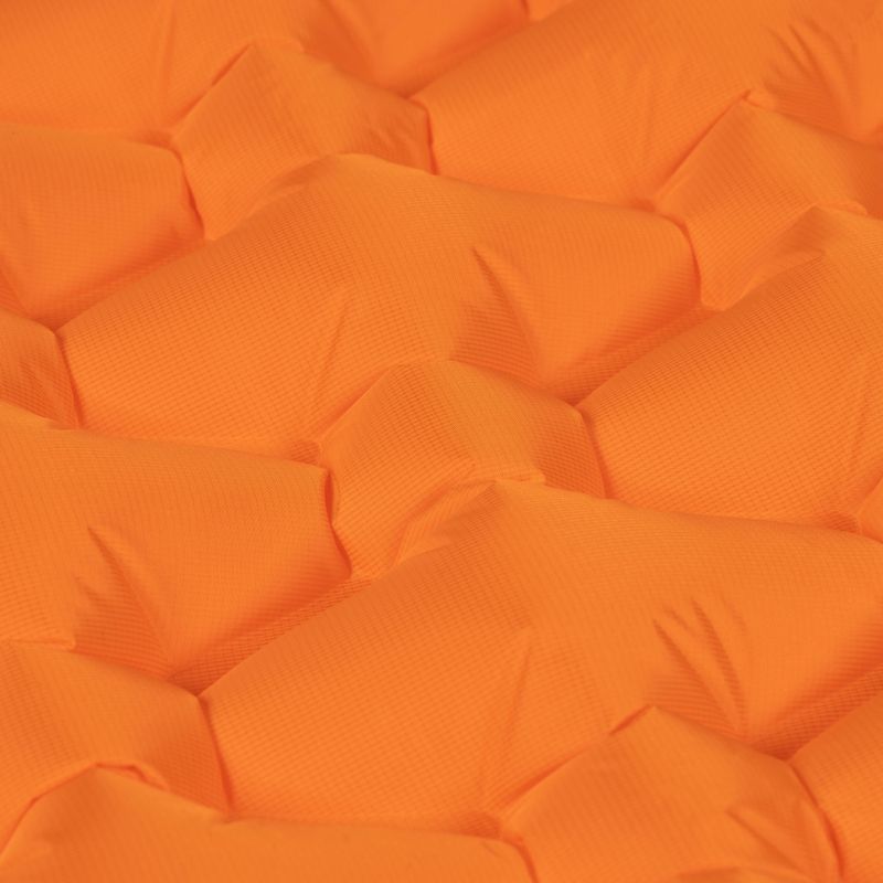Надуваем матрак Naturehike FC-11 orange 3
