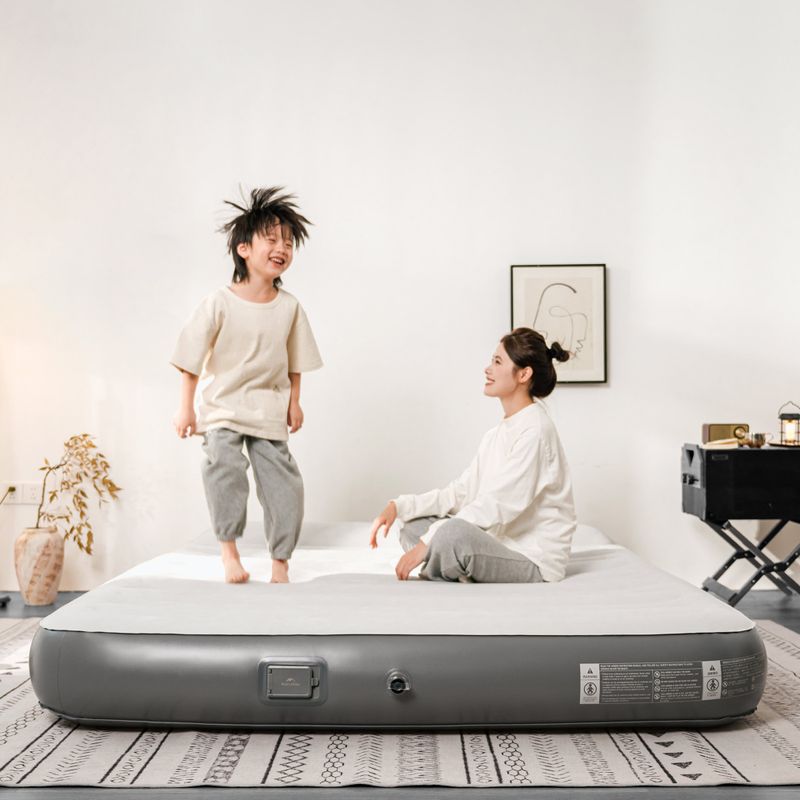 Надуваем дюшек/матрак Naturehike Chenjing with Pillow Triple grey 4