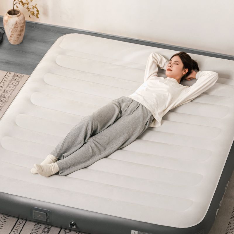 Надуваем дюшек/матрак Naturehike Chenjing with Pillow Triple grey 5