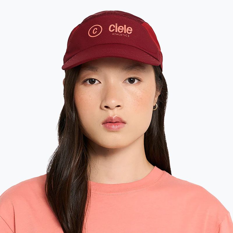 Шапка с козирка Ciele Athletics FSTCap SC Classic Cside crimson red/merlot 4