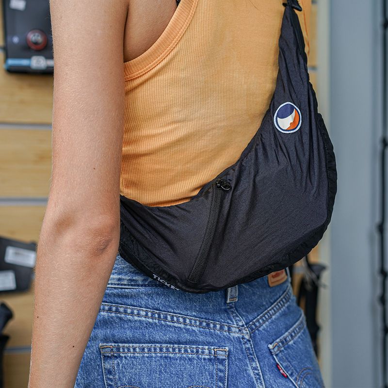 Чанта за рамо Ticket To The Moon Upcycled Sling black 14