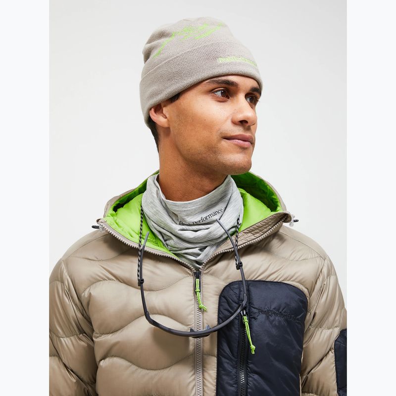 Peak Performance Планинска зимна шапка avid beige / stand out green 2