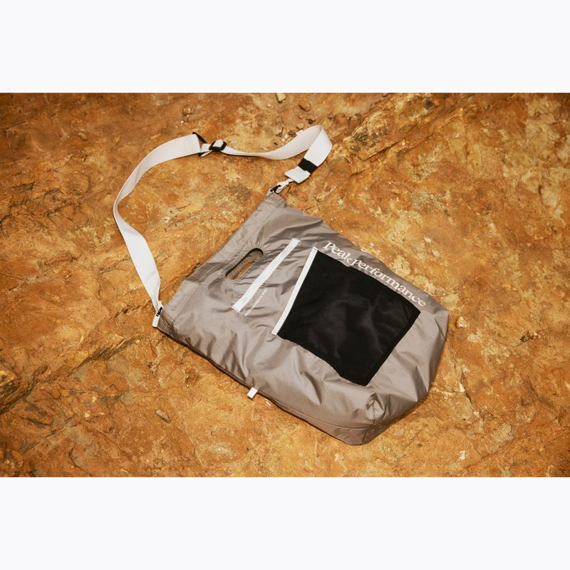Чанта Peak Performance Street Shopper 16l avid beige 5