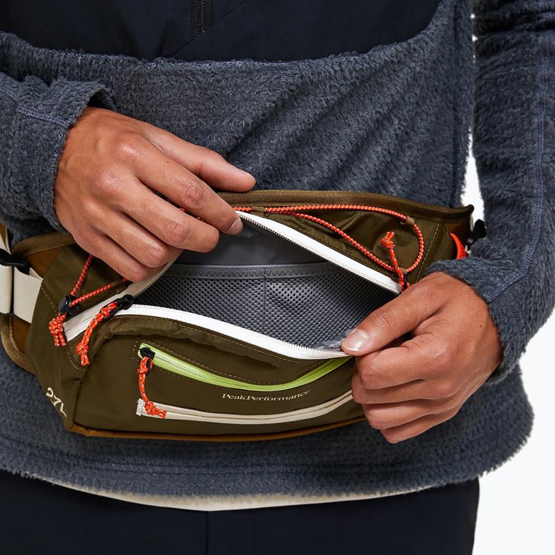 Чантичка за кръста Peak Performance Trail Hip meadow moss 7