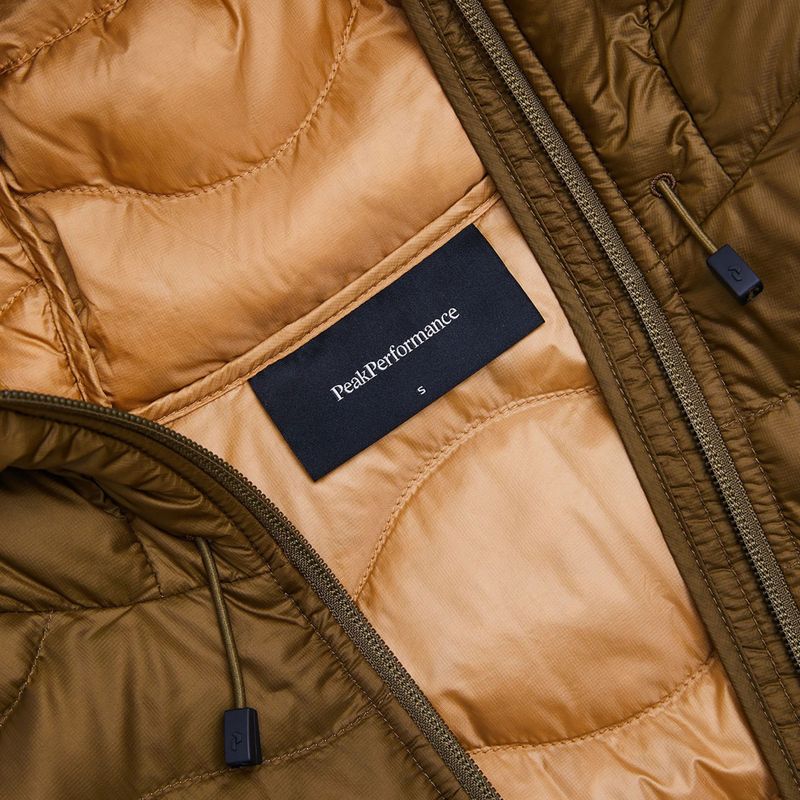 Дамско пухено яке Peak Performance Helium Down Hood meadow moss/sierra sand 9
