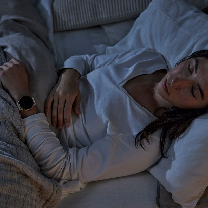 Часовник Garmin Venu 3S soft gold/ivory 10