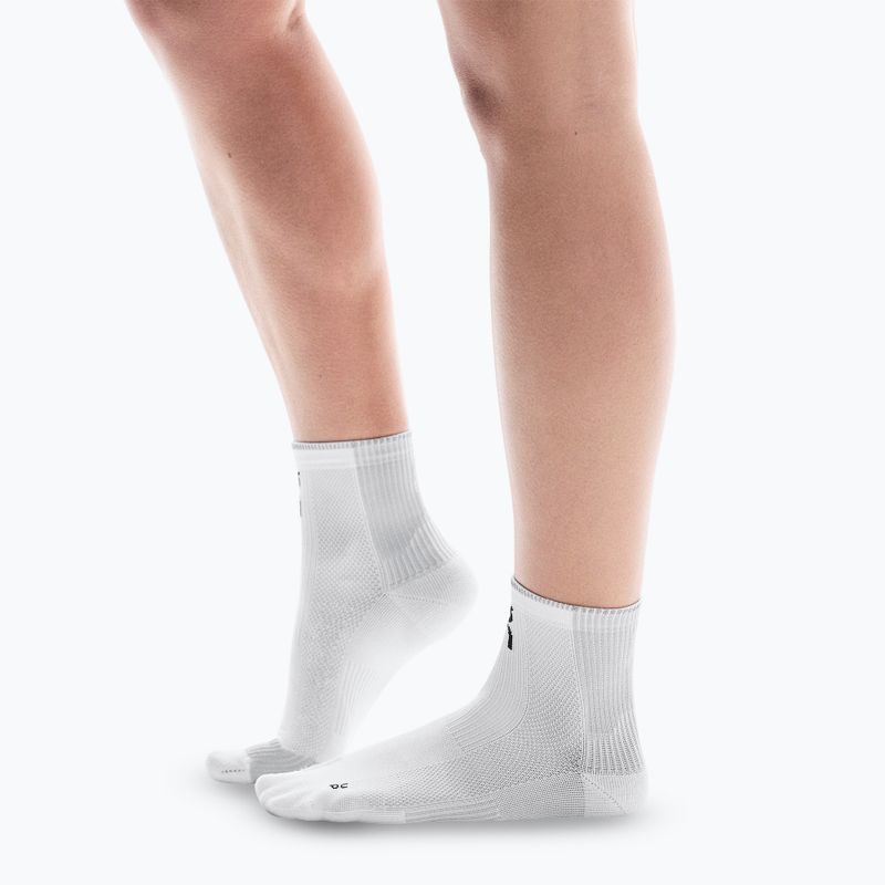 On Performance Run Mid white/glacier чорапи 3