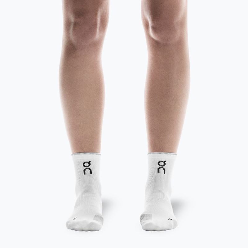 On Performance Run Mid white/glacier чорапи 4