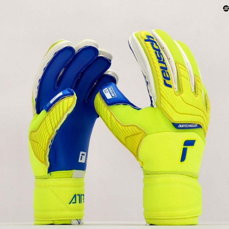 Вратарски ръкавици Reusch Attrakt Duo Ortho-Tec  жълти 5270050 9