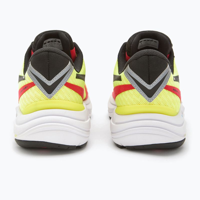 Мъжки обувки за бягане Diadora Mythos Blushield 8 Vortice yellow DD-101.179087-D0273 13