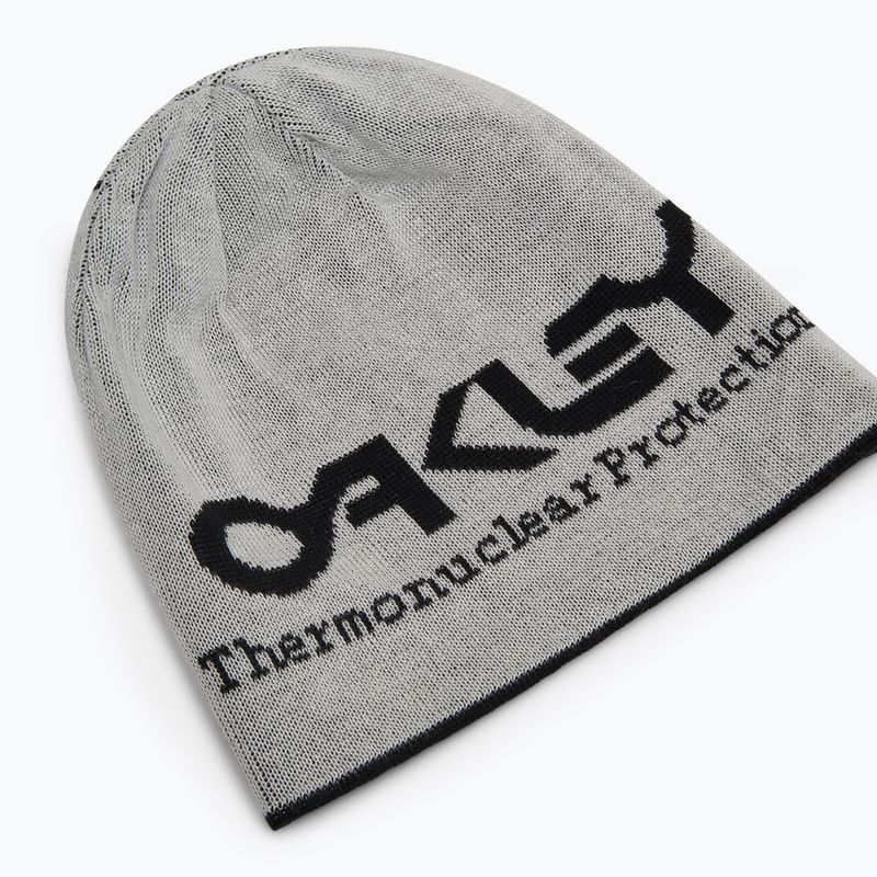 Зимна шапка Oakley TNP Reversible blackout/white 3