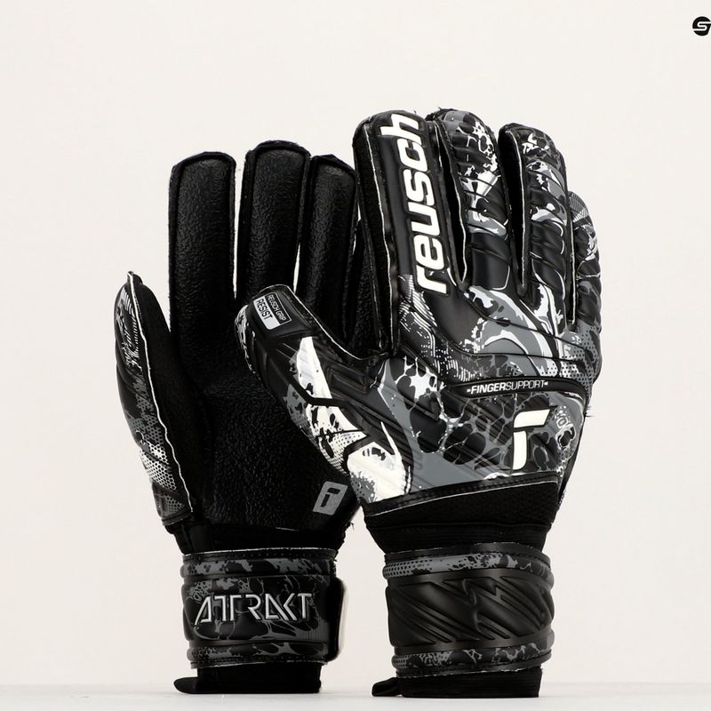 Reusch Attrakt Resist Finger Support Вратарски ръкавици черни 5370610-7700 9