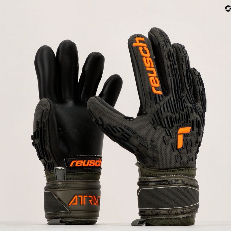 Reusch Attrakt Freegel Silver Finger Support Junior вратарски ръкавици черно-зелени 5372030-5555 14