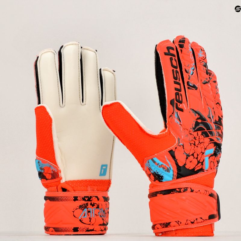 Детски вратарски ръкавици Reusch Attrakt Solid Junior червени 5372515-3334 9