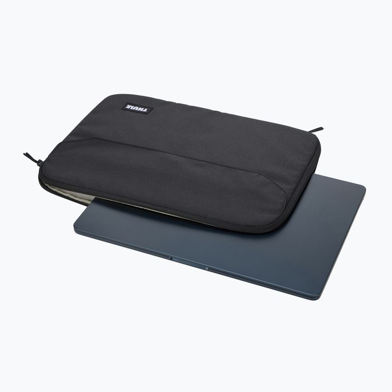 Калъф за MacBook Air 15“ Thule Lithos Sleeve black 6