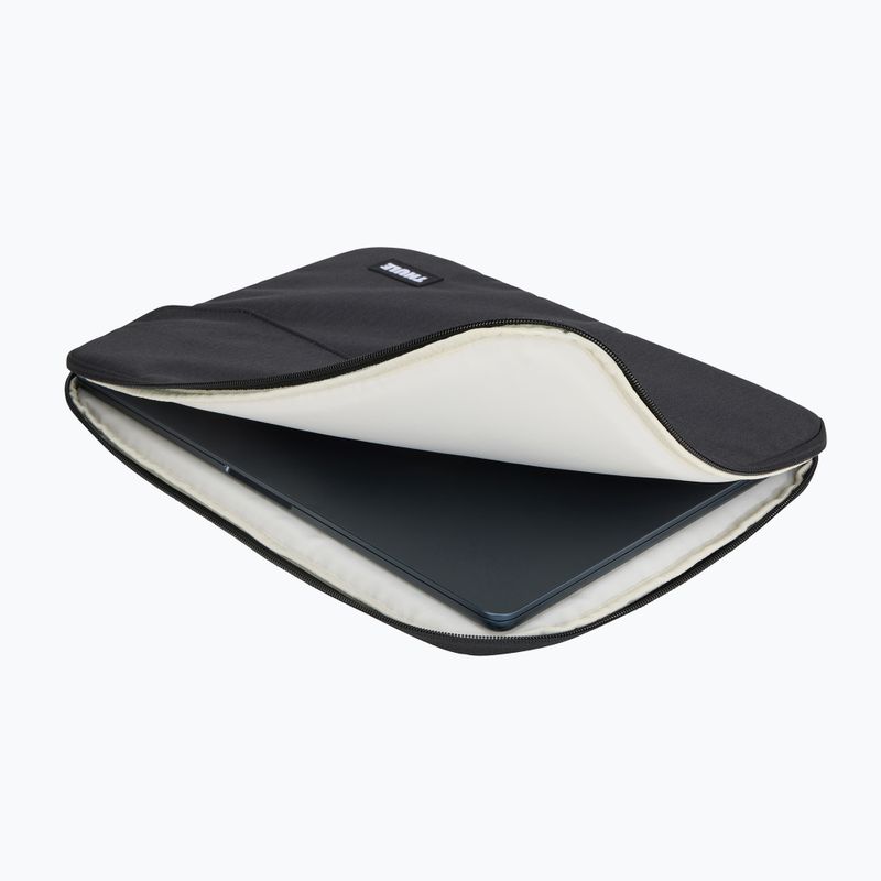 Калъф за MacBook Air 15“ Thule Lithos Sleeve black 7